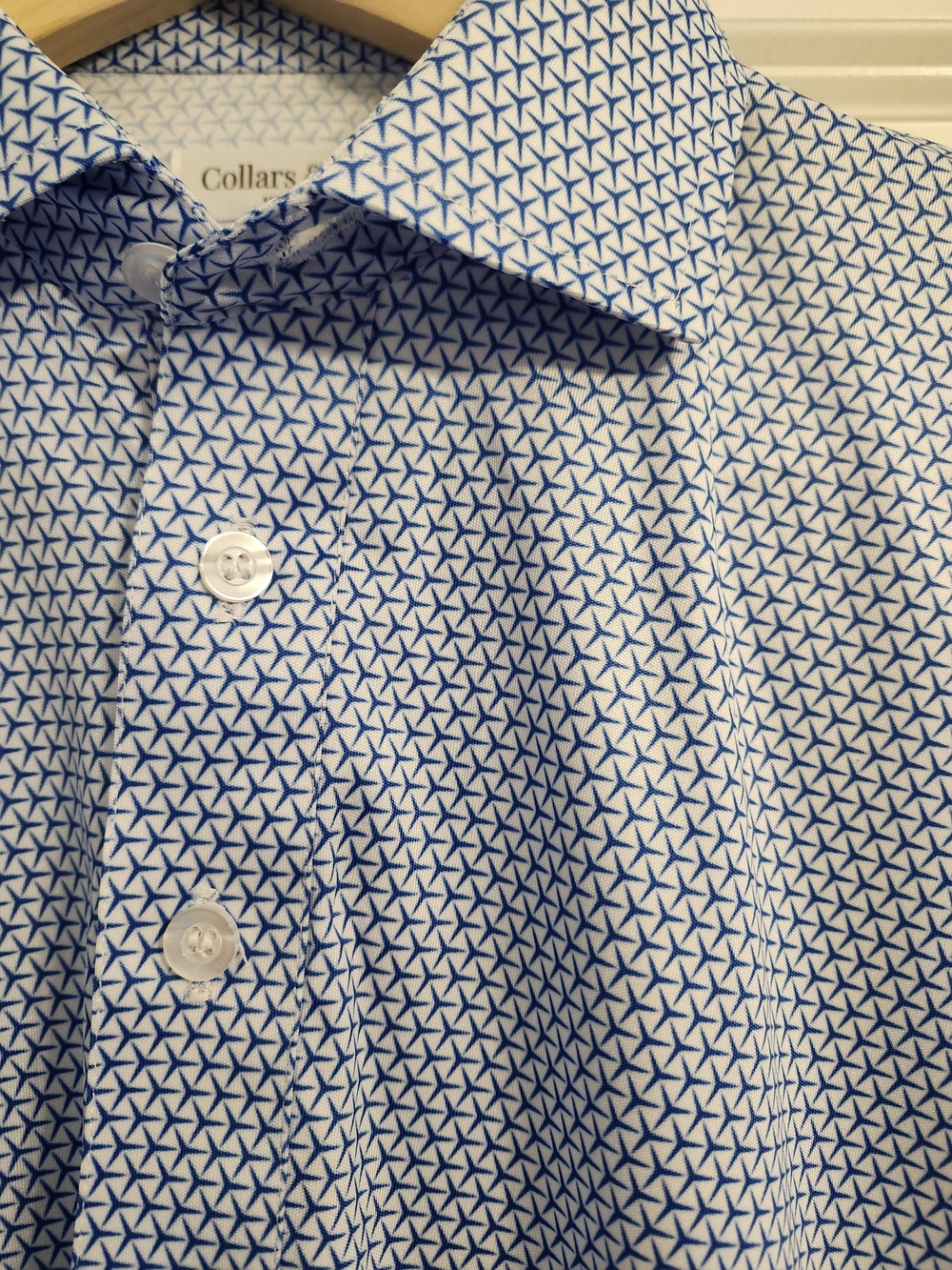 Collars & Co Turbo GT White Blue Performance Dress Collar Polo Shirt Medium NWOT - Picture 7 of 7